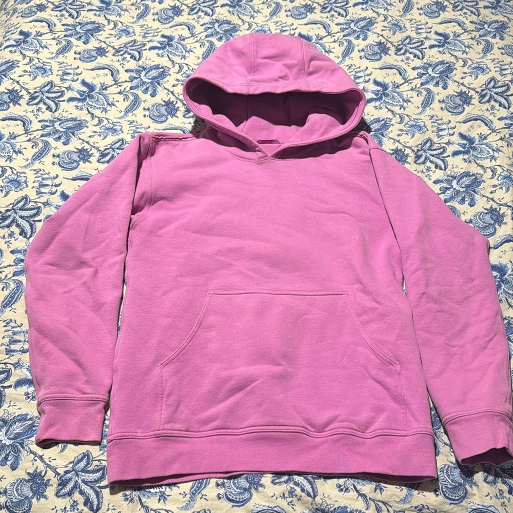 Good condition Lululemon hoodie in pink/purple colour
